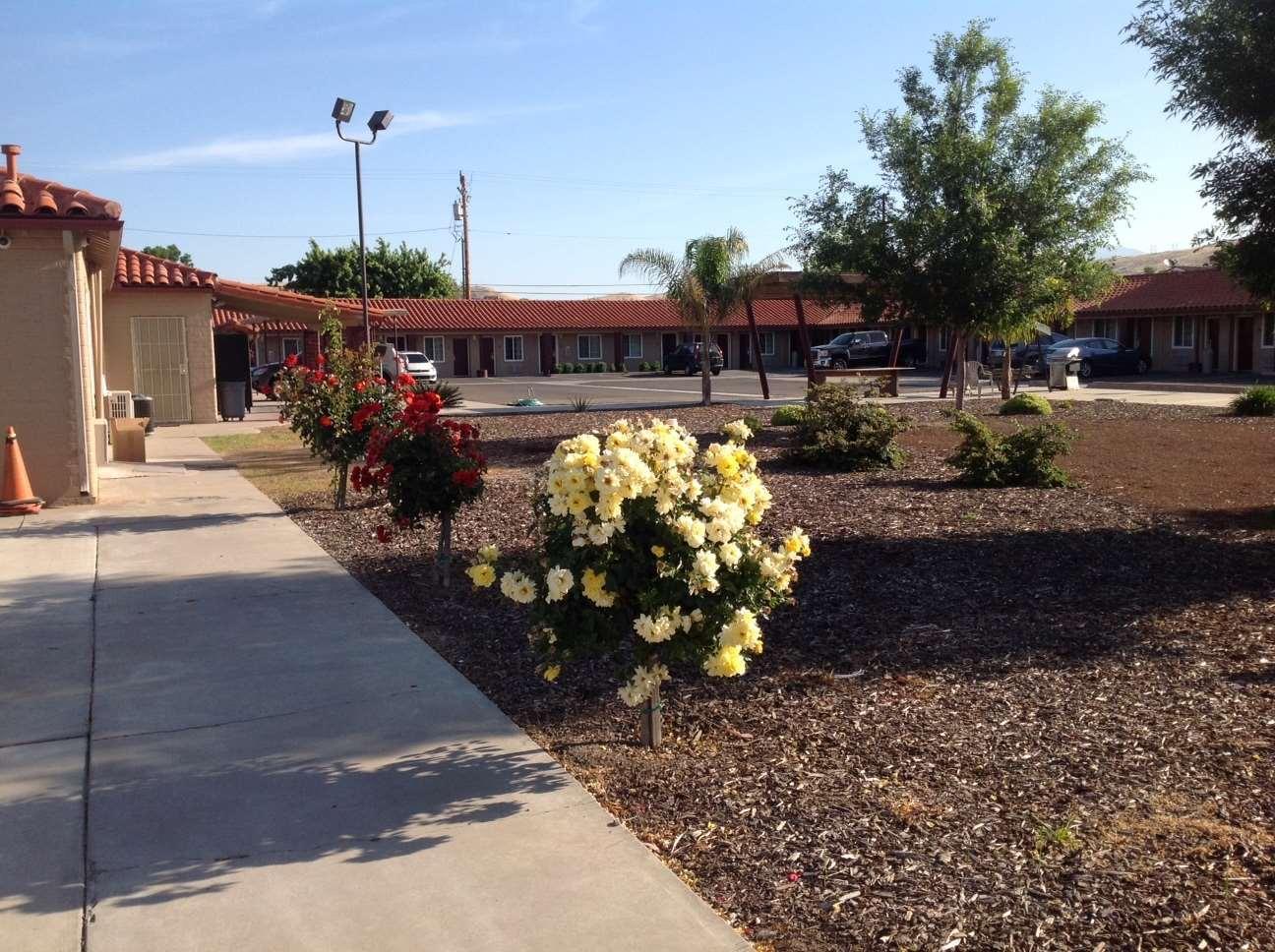 Americas Best Value Inn - Porterville Exterior photo