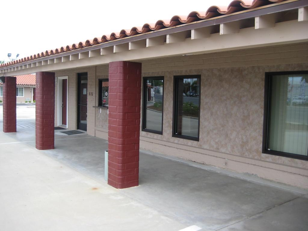 Americas Best Value Inn - Porterville Exterior photo